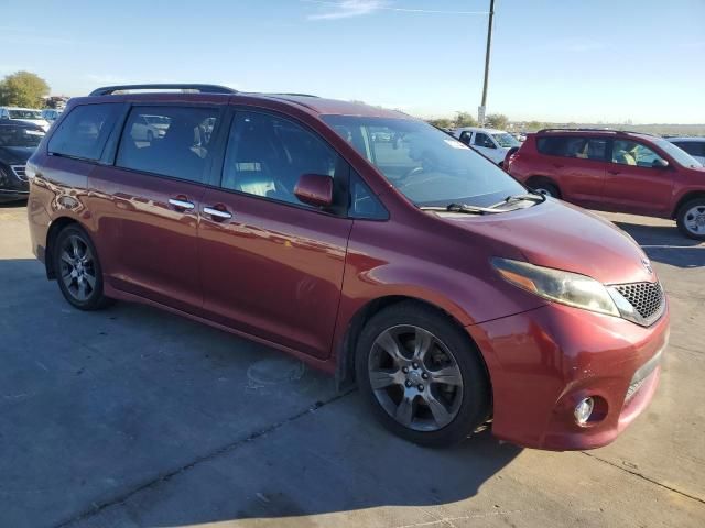 2015 Toyota Sienna Sport