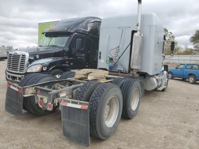 2005 Freightliner Conventional Columbia