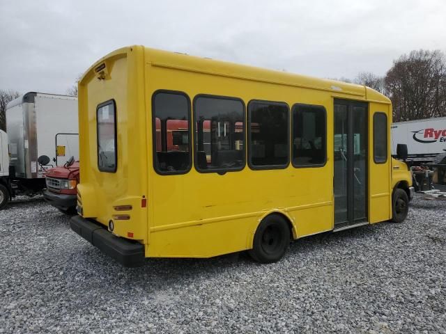 2019 Ford Econoline E450 Super Duty Cutaway Van