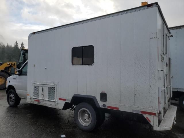 2006 Ford Econoline E450 Super Duty Cutaway Van