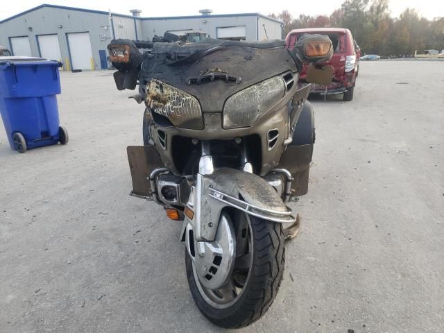 2002 Honda GL1800