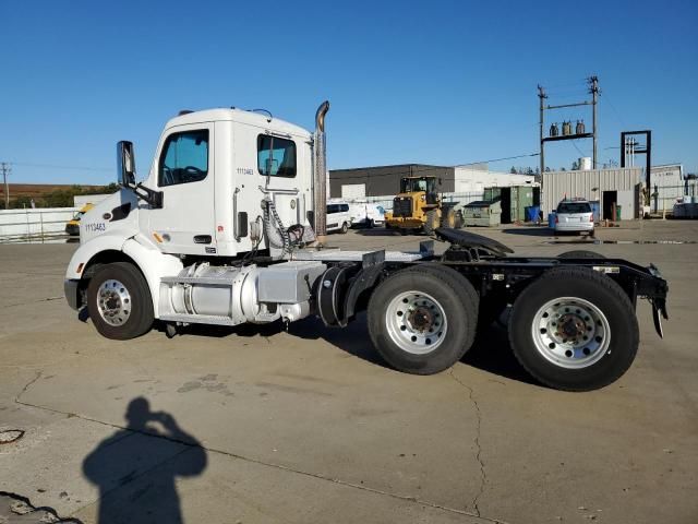 2017 Peterbilt 579