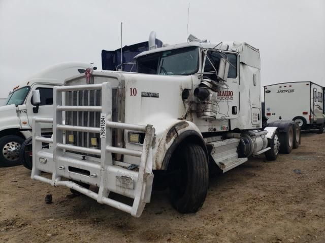 2014 Kenworth Construction W900