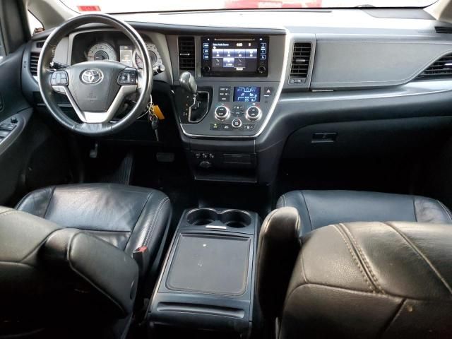 2017 Toyota Sienna SE