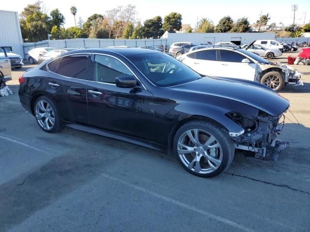 2011 Infiniti M56