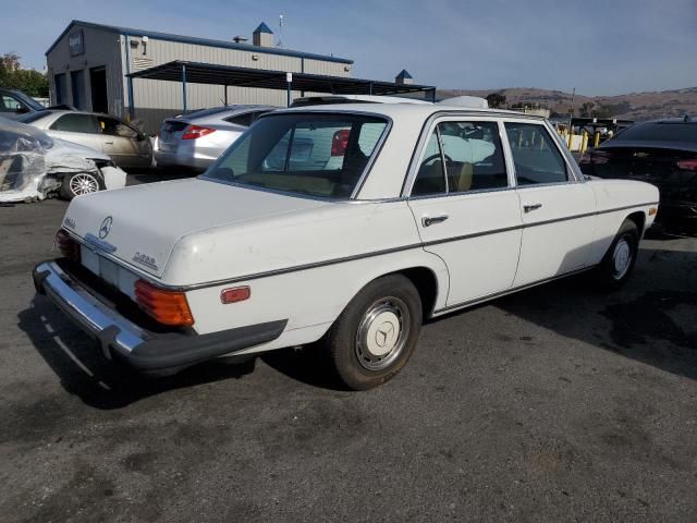 1976 Mercedes-Benz 240D