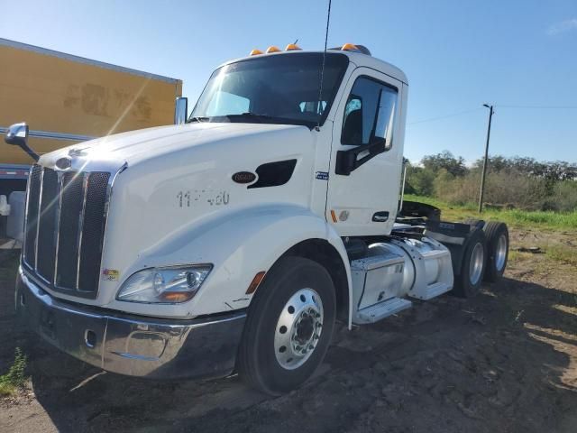 2016 Peterbilt 579