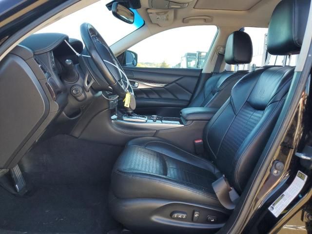 2011 Infiniti M56