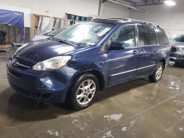 2004 Toyota Sienna XLE