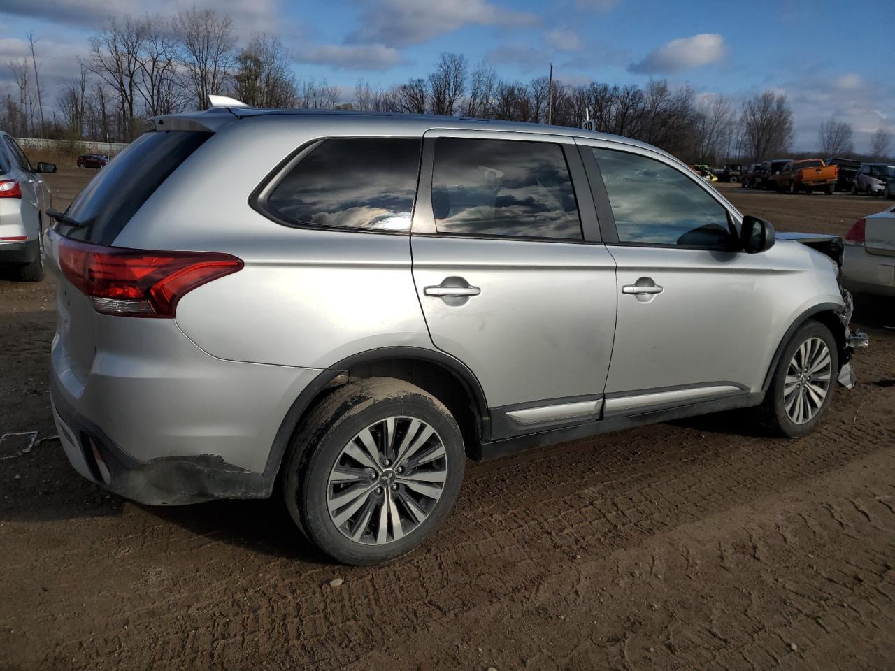 2020 Mitsubishi Outlander se