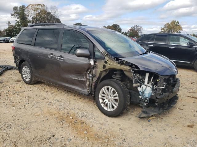 2017 Toyota Sienna XLE