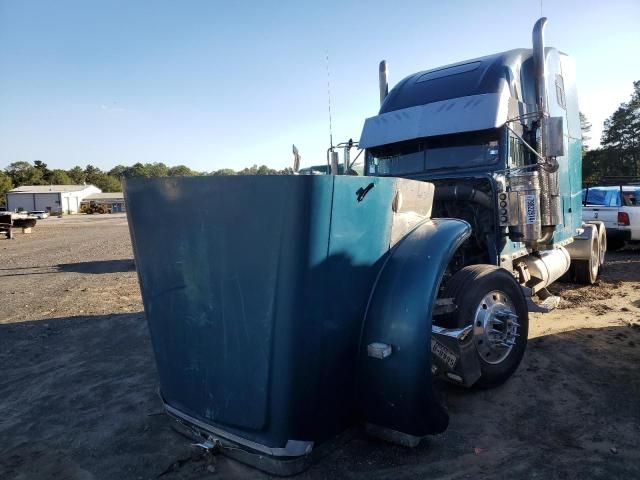 2000 Freightliner Conventional FLD120