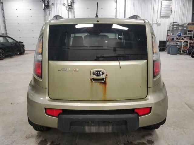 2010 KIA Soul +