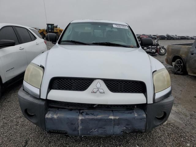 2006 Mitsubishi Raider Durocross