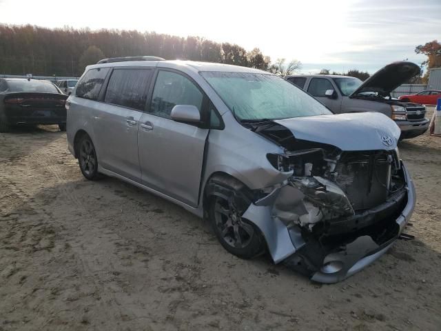 2016 Toyota Sienna SE