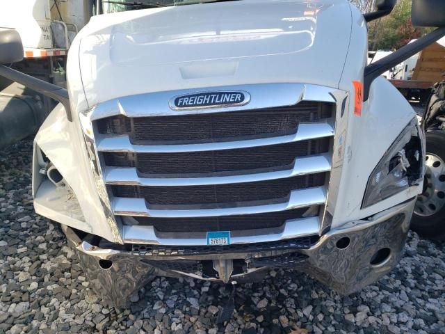 2019 Freightliner Cascadia 126