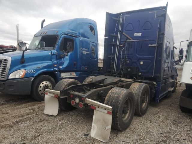 2019 Freightliner Cascadia 126