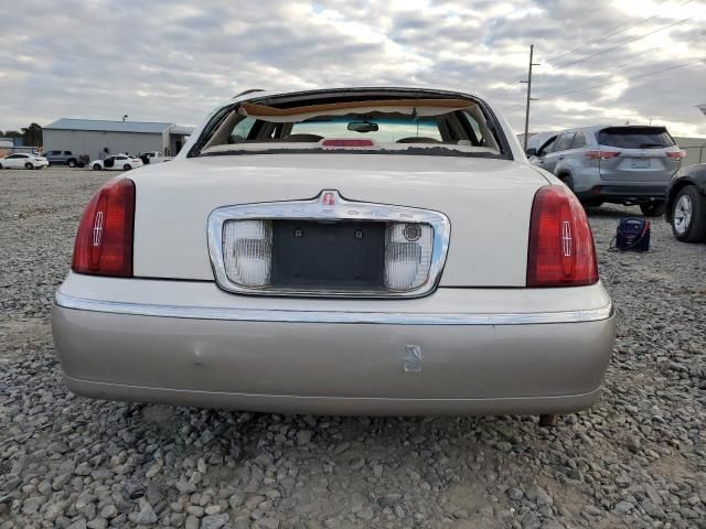 2001 Lincoln Town Car Signature