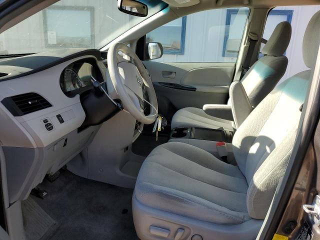 2013 Toyota Sienna LE