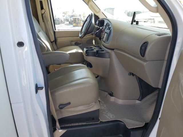 2008 Ford Econoline E450 Super Duty Cutaway Van