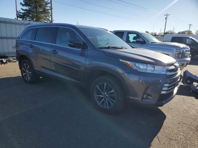 2017 Toyota Highlander SE