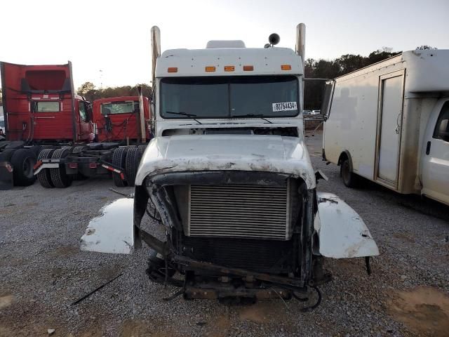 2000 Freightliner Conventional FLD120