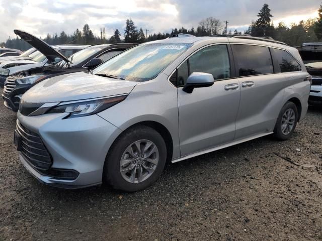 2023 Toyota Sienna LE