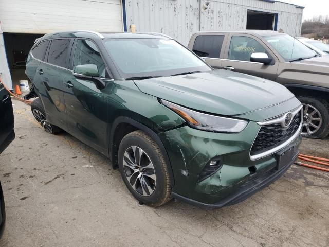 2024 Toyota Highlander LE