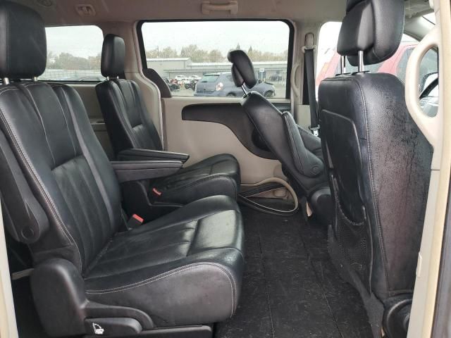 2012 Chrysler Town & Country Touring