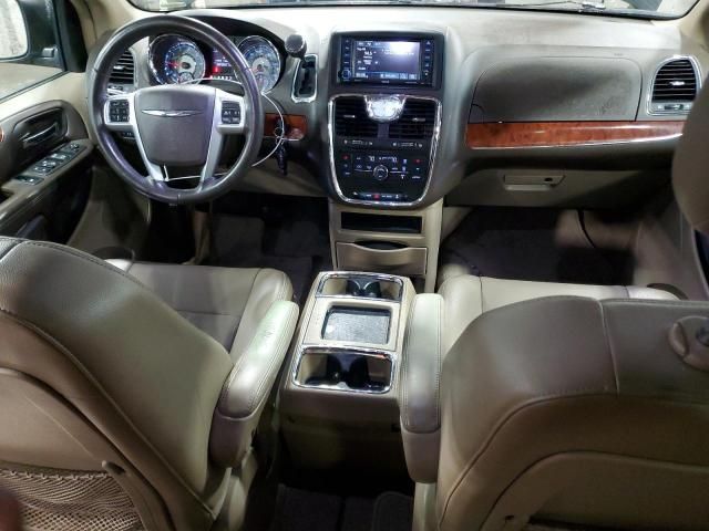 2013 Chrysler Town & Country Touring