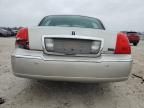 2005 Lincoln Town Car Signature Limited