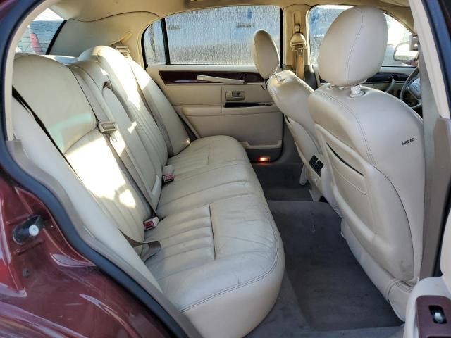 2004 Lincoln Town Car Executive