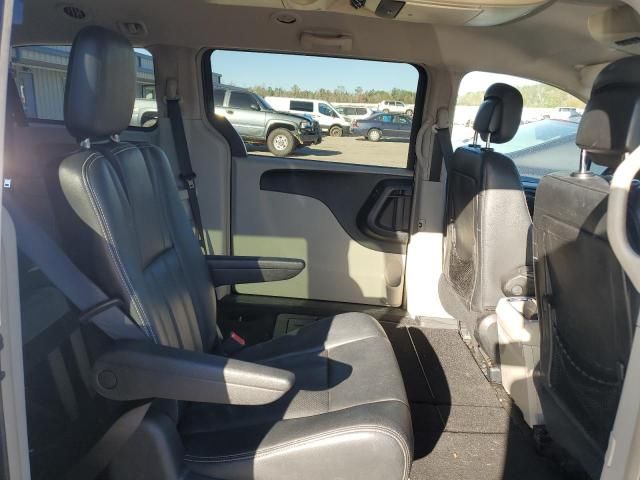 2012 Chrysler Town & Country Touring