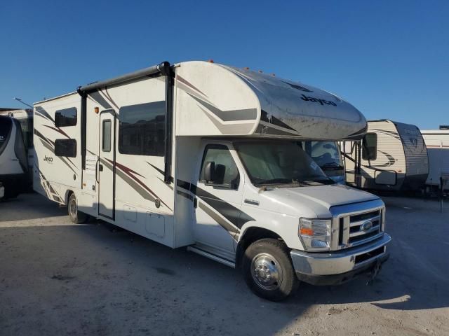 2018 Ford Econoline E450 Super Duty Cutaway Van