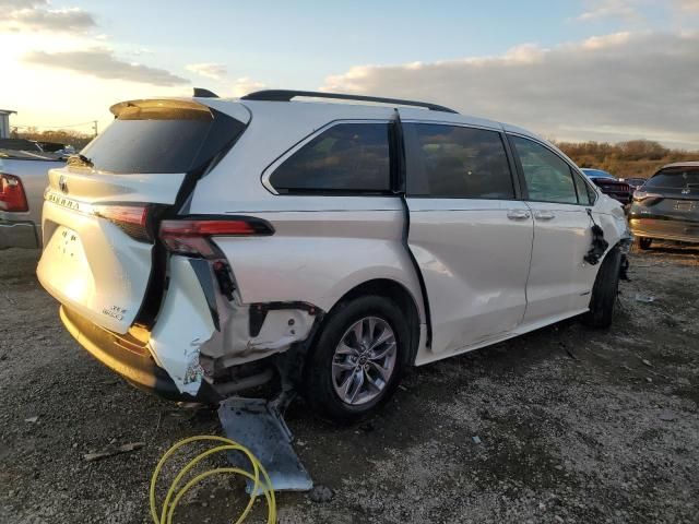 2021 Toyota Sienna XLE