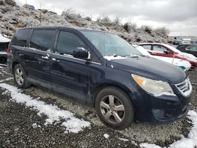 2010 Volkswagen Routan SE