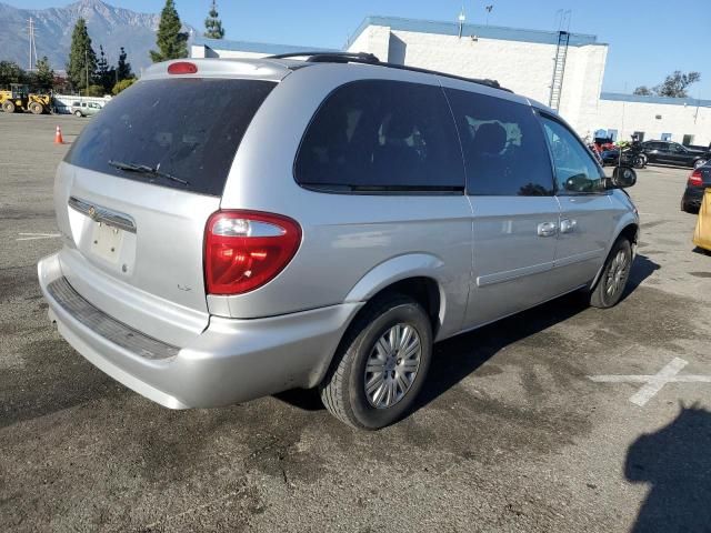 2007 Chrysler Town & Country LX