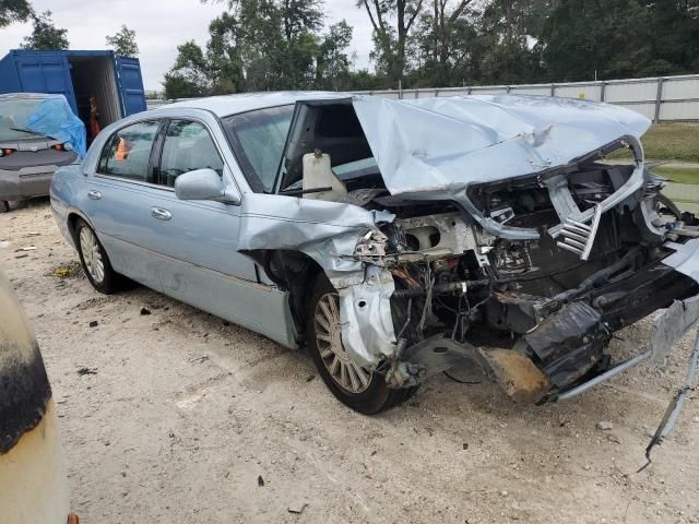 2005 Lincoln Town Car Signature Limited