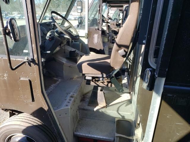 2009 Freightliner Chassis M Line WALK-IN Van