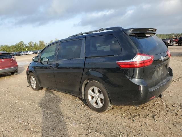 2017 Toyota Sienna LE