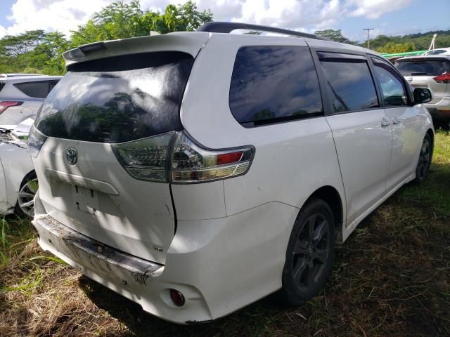 2019 Toyota Sienna SE