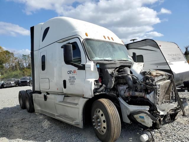 2019 Freightliner Cascadia 126