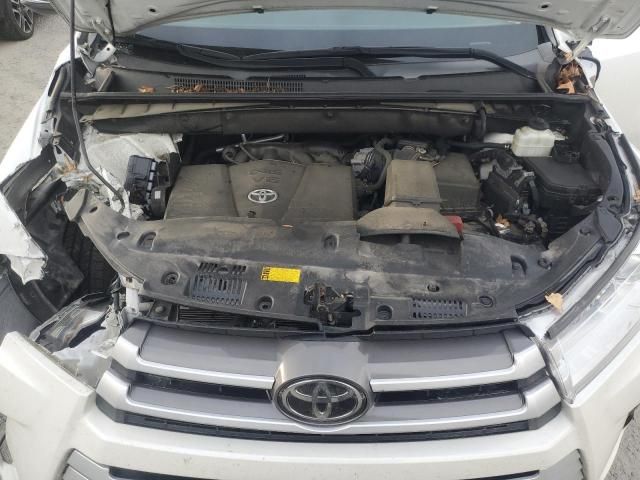 2018 Toyota Highlander SE