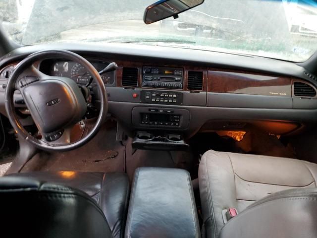 2000 Lincoln Town Car Executive