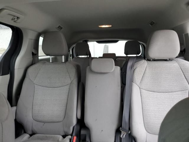 2021 Toyota Sienna LE