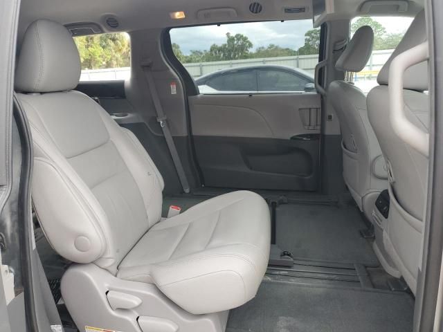 2017 Toyota Sienna XLE