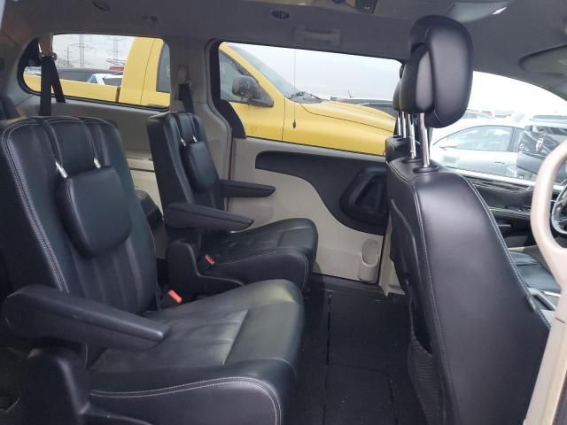 2014 Chrysler Town & Country Touring