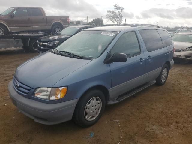 2002 Toyota Sienna LE