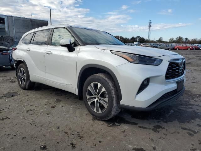 2024 Toyota Highlander LE