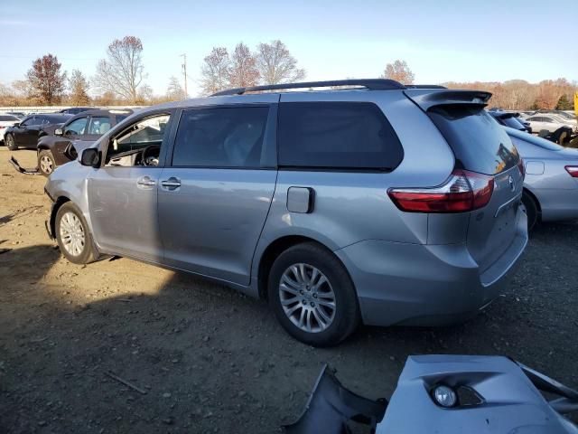 2017 Toyota Sienna XLE